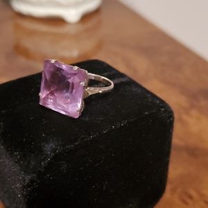 Amethyst fashion ring